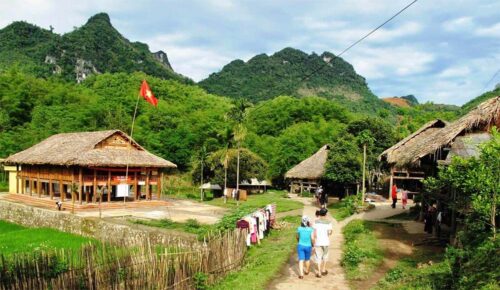 Bản pom cọong mai châu