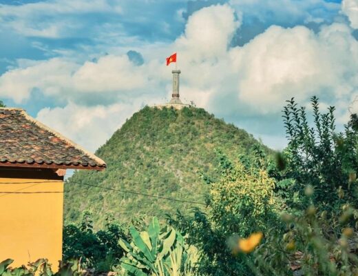 Cột cờ lũng cú